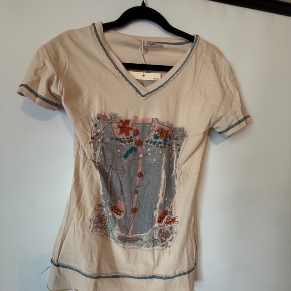 NWT Delila Jean Shirt Graphic T- Shirt Size X Small - Picture 1 of 5